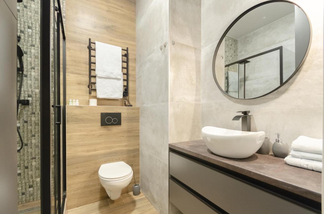 Petrovdom 12-131B Apartments In Rc "Yaroslaviv Grad"Bulvarno Kudriavska 17B Kijów Zewnętrze zdjęcie